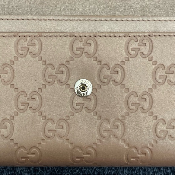 GUCCI Pink Guccissima Long Wallet with Gold Interlocking Heart Accent - Picture 3 of 12